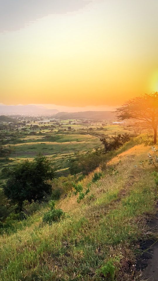 Golden Valley Dusk, Bhandardara: free 4K wallpaper