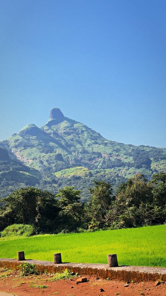 Pinnacle Over Paddy, Bhandardara: free 4K wallpaper