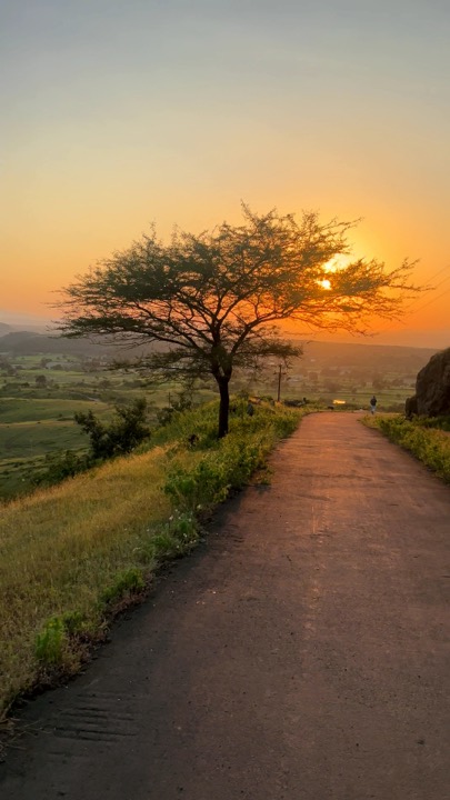 Sunset on the plateau road, Sinnar: free 4K wallpaper